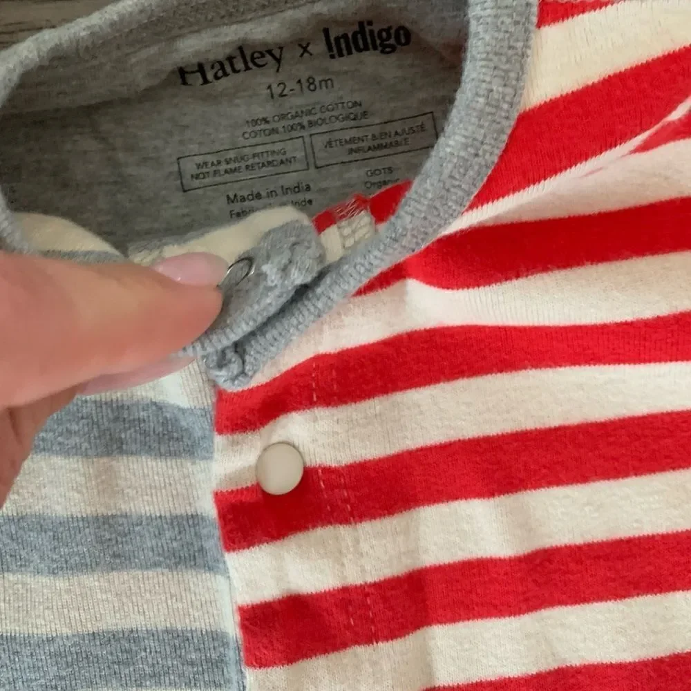 Hatley Button Up Onsie Romper, Holiday, Xmas, 12-18mo, Like new